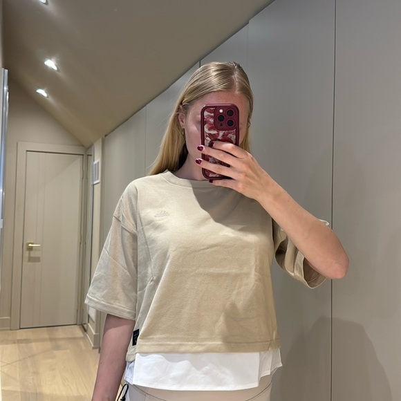 “Casual Light Cream Adidas Tee – Unique Color & Design, 100% Cotton!” - Picture 1 of 4